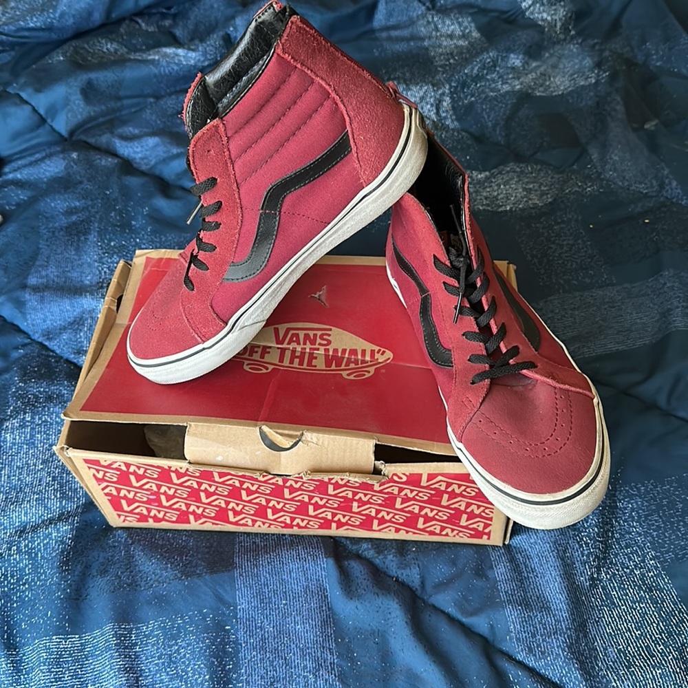 Red and black kid vans